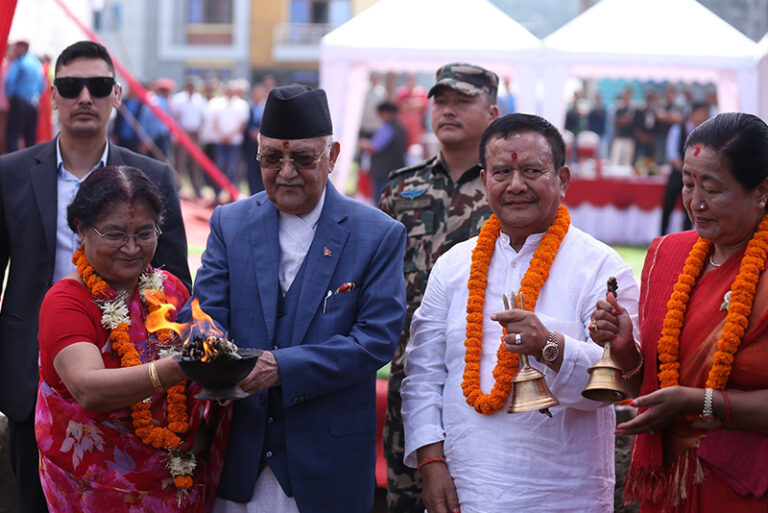 जग्गा दिने व्यवसायी मीनबहादुर गुरुङ र लिने एमालेविरुद्ध सर्वोच्च अदालतमा परेको रिटको आज सुनुवाइ