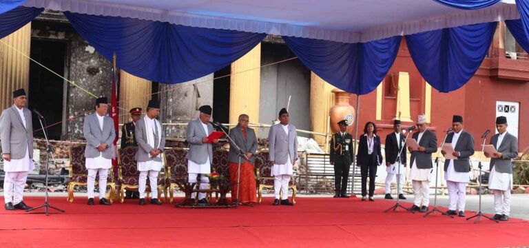 नवनियुक्त तीन जना मन्त्रीले शपथ ग्रहण